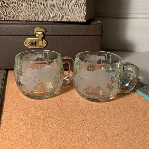 Vintage Nestle World Mugs (B15)